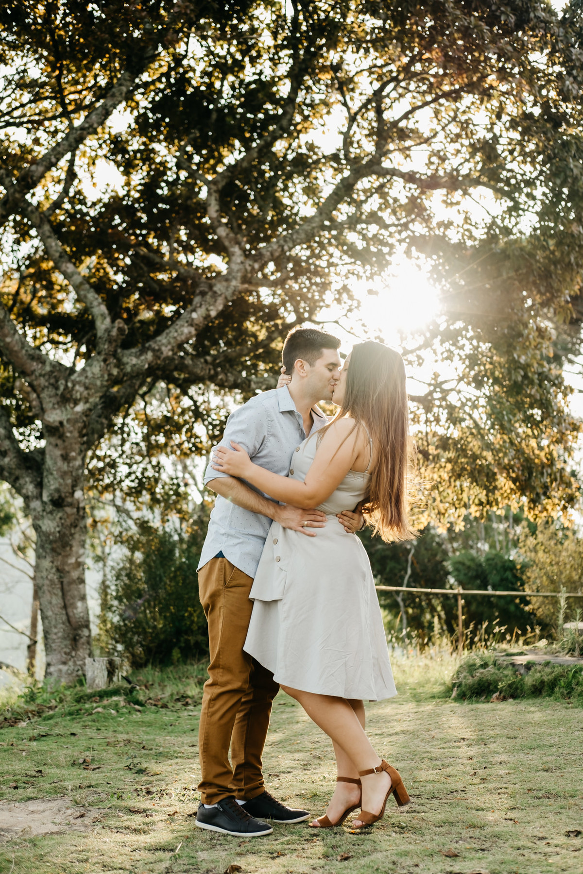 Ensaio de Casal em São Luiz do Paraitinga - morro Alto da Capela - Pré wedding- Fotografo de casamento - Alva fotografia - Anderson Barboza - Taubaté-SP