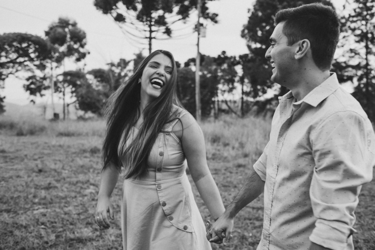 Ensaio de Casal em São Luiz do Paraitinga - morro Alto da Capela - Pré wedding- Fotografo de casamento - Alva fotografia - Anderson Barboza - Taubaté-SP