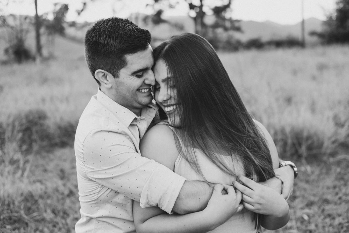 Ensaio de Casal em São Luiz do Paraitinga - morro Alto da Capela - Pré wedding- Fotografo de casamento - Alva fotografia - Anderson Barboza - Taubaté-SP