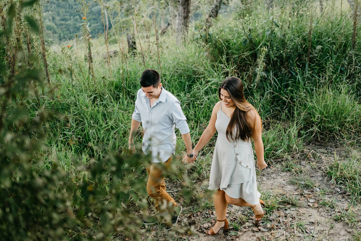 Ensaio de Casal em São Luiz do Paraitinga - morro Alto da Capela - Pré wedding- Fotografo de casamento - Alva fotografia - Anderson Barboza - Taubaté-SP