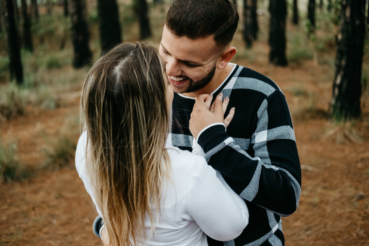 Ensaio de Casal na estrada, pico do Itapeva - Campo, fim de tarde em Campos do Jordão-SP