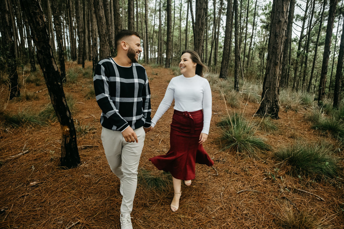 Roupa para Ensaio de Casal na estrada, pico do Itapeva - Campo, fim de tarde em Campos do Jordão-SP