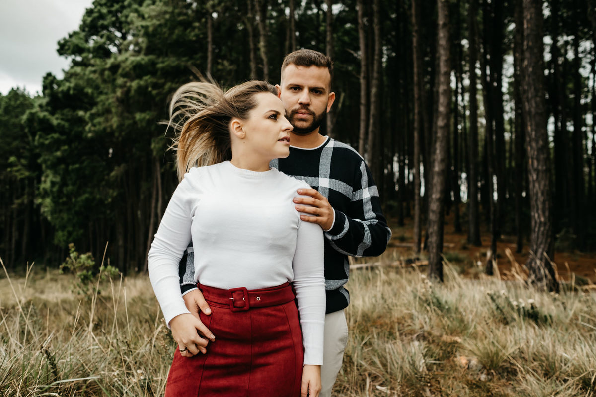 Roupa para Ensaio de Casal na estrada, pico do Itapeva - Campo, fim de tarde em Campos do Jordão-