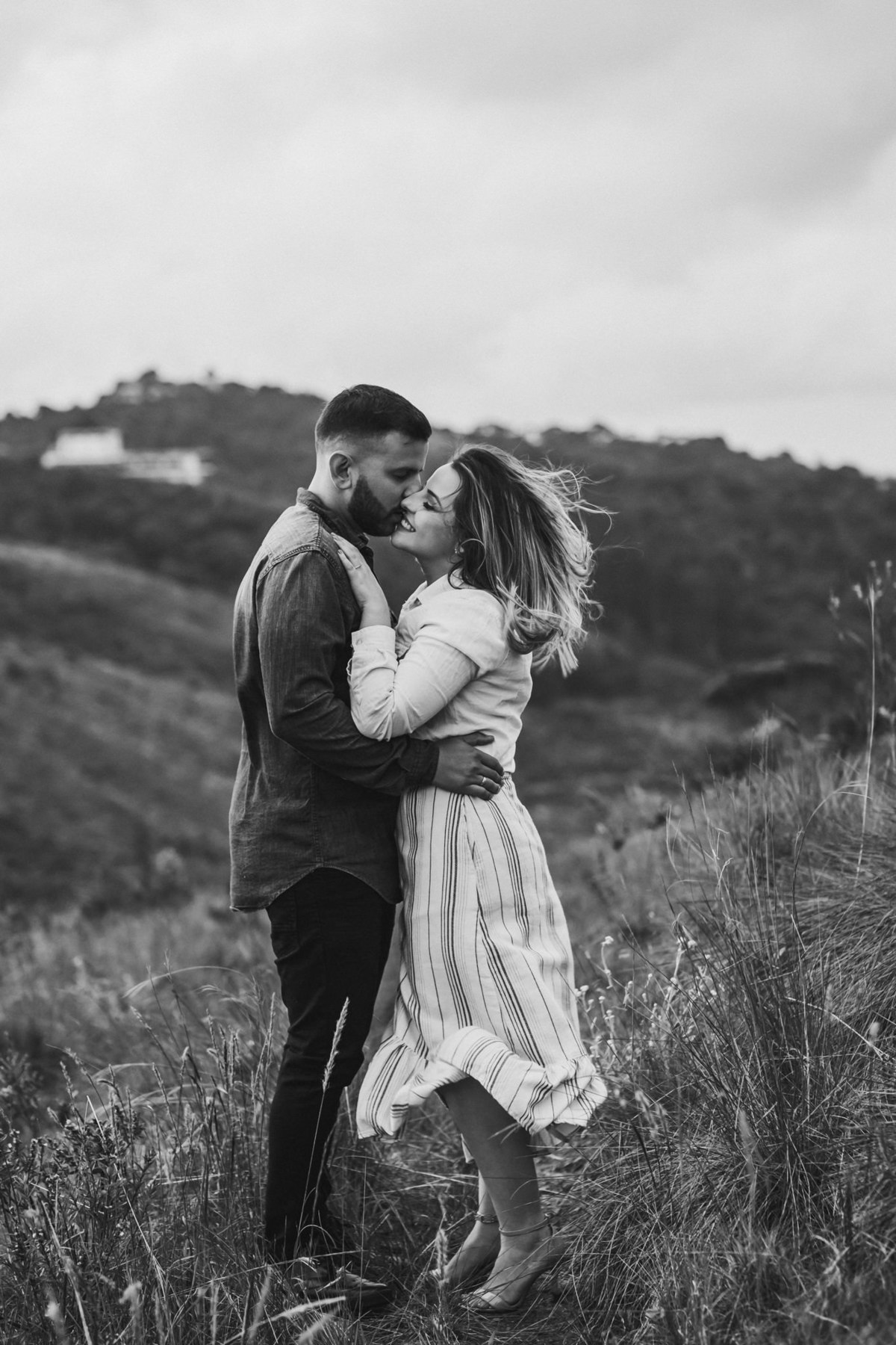 Roupa para Ensaio de Casal na estrada, pico do Itapeva - Campo, fim de tarde em Campos do Jordão-