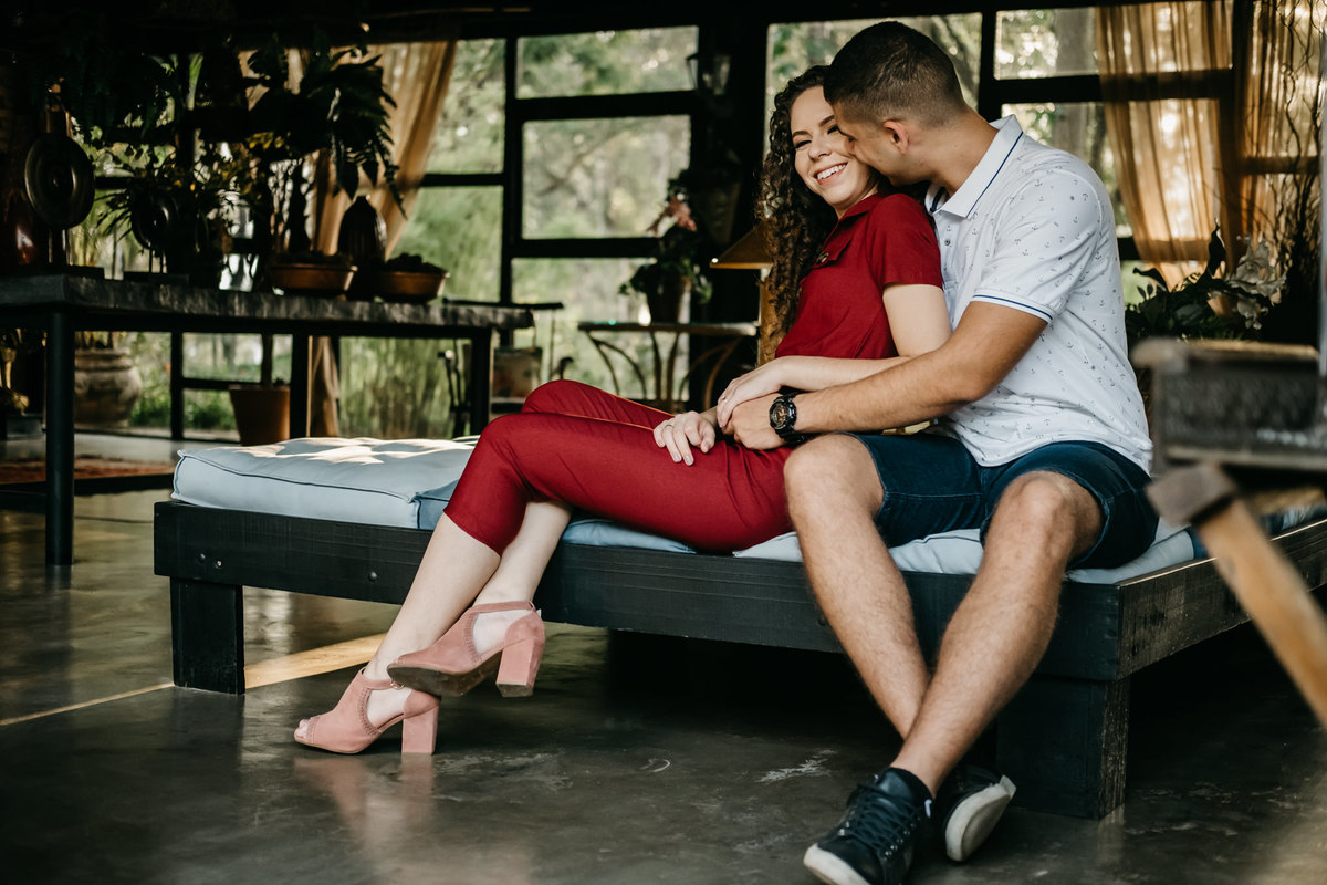 Ensaio pré wedding, ensaio de casal fotógrafo de casamento - Anderson Barboza - Alva fotografia - Ensaio no campo no Hotel e golfe clube dos 500 em Guaratinguetá/SP no final da tarde.