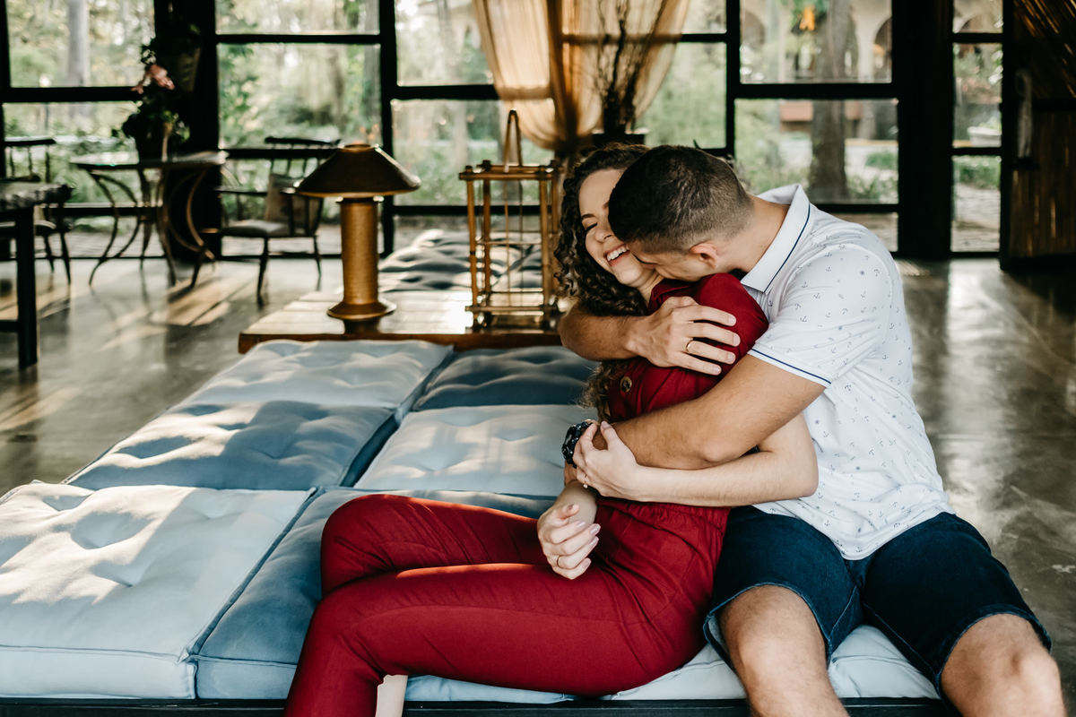 Ensaio pré wedding, ensaio de casal fotógrafo de casamento - Anderson Barboza - Alva fotografia - Ensaio no campo no Hotel e golfe clube dos 500 em Guaratinguetá/SP no final da tarde.