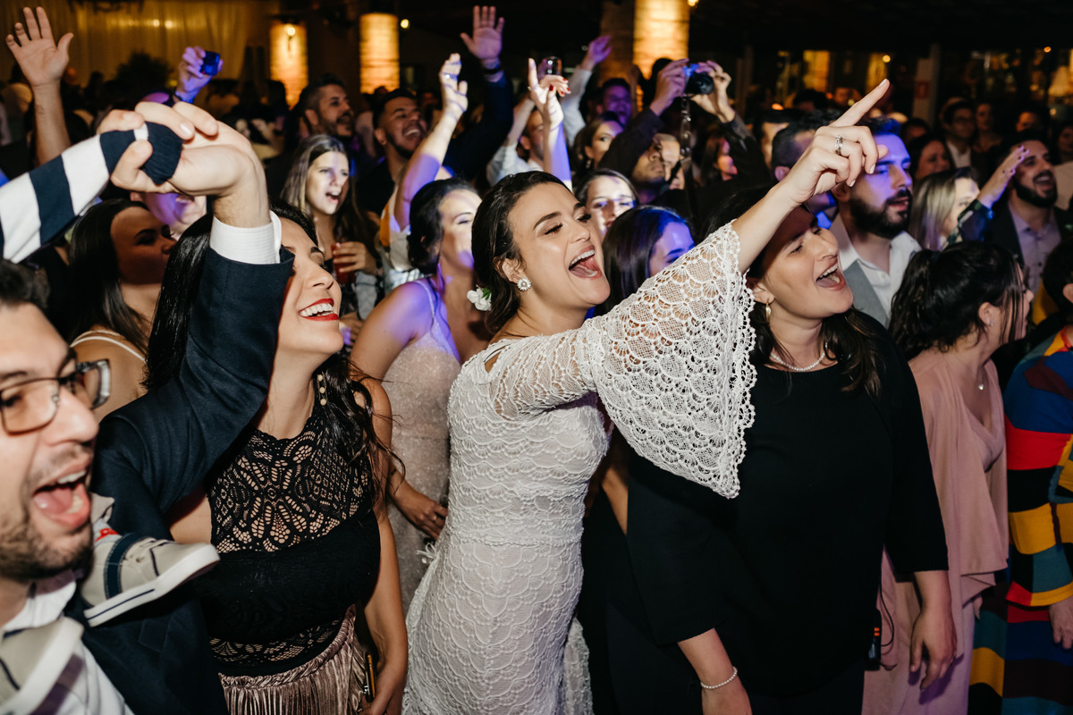 casamento no campo, de dia, final de tarde na fazenda boa esperança e recepção com madrinhas e padrinhos e convidados, em taubaté com buffet requinte e alva fotografia de casamento - anderson barboza