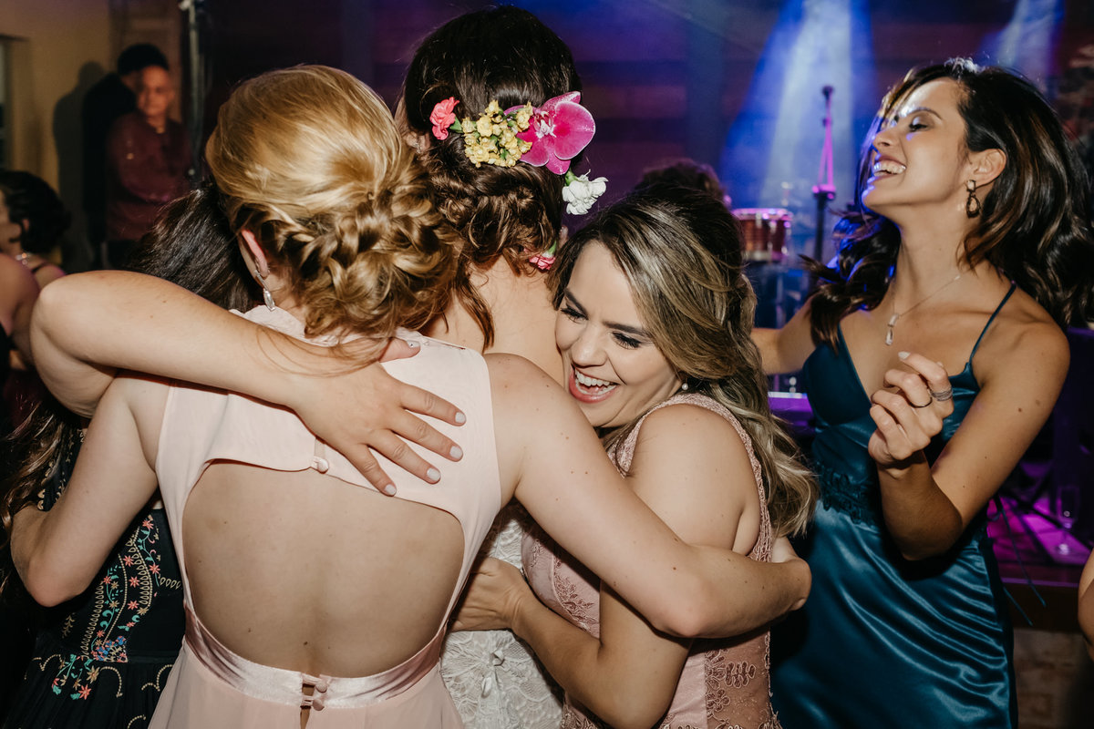 casamento no campo, de dia, final de tarde na fazenda boa esperança e recepção com madrinhas e padrinhos e convidados, em taubaté com buffet requinte e alva fotografia de casamento - anderson barboza