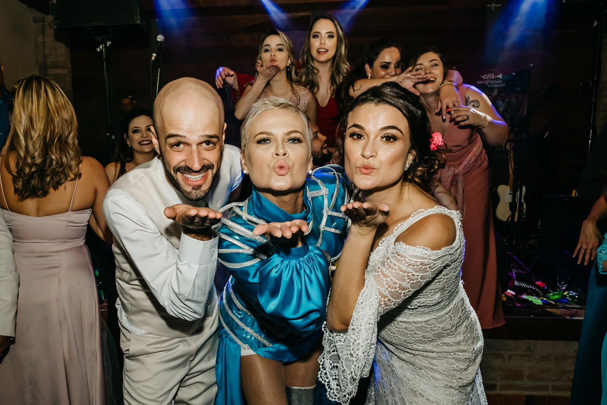 casamento no campo, de dia, final de tarde na fazenda boa esperança e recepção com madrinhas e padrinhos e convidados, em taubaté com buffet requinte e alva fotografia de casamento - anderson barboza
