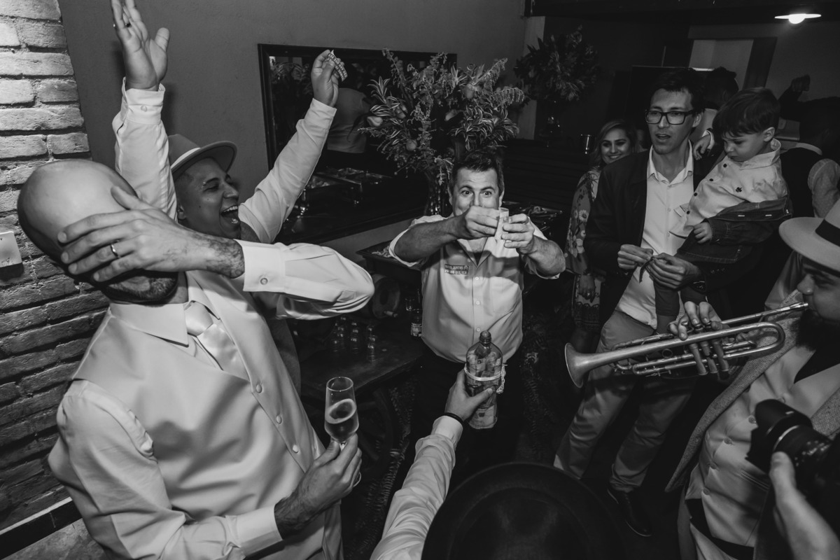 casamento no campo, de dia, final de tarde na fazenda boa esperança e recepção com madrinhas e padrinhos e convidados, em taubaté com buffet requinte e alva fotografia de casamento - anderson barboza