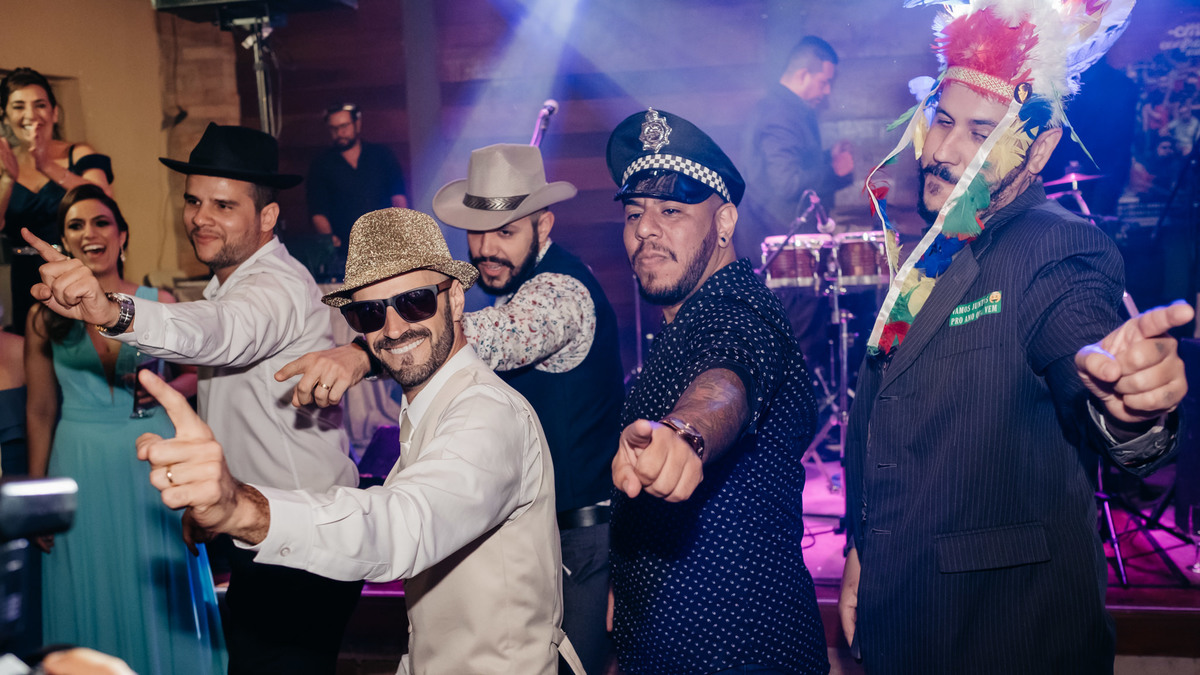 casamento no campo, de dia, final de tarde na fazenda boa esperança e recepção com madrinhas e padrinhos e convidados, em taubaté com buffet requinte e alva fotografia de casamento - anderson barboza