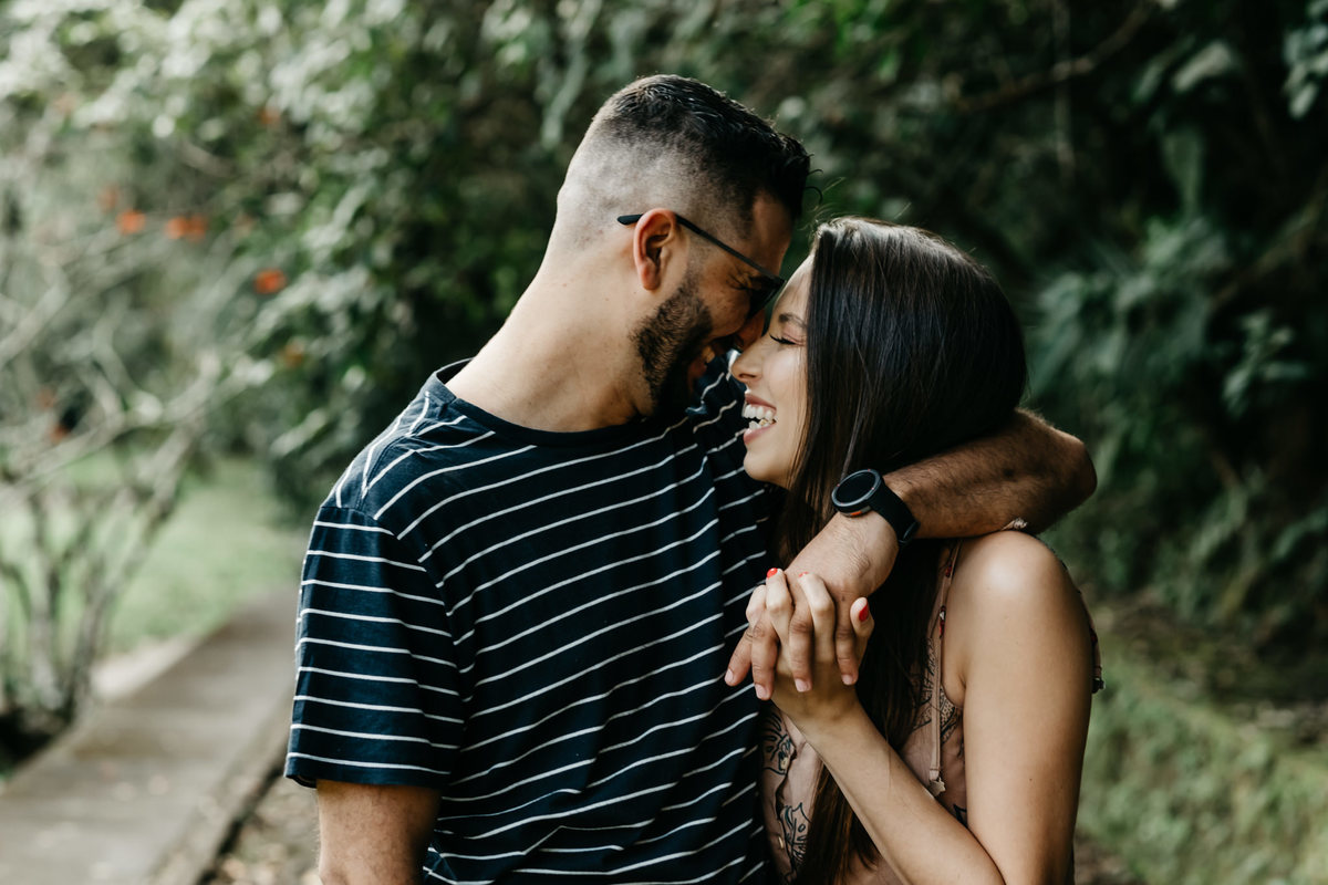 Ensaio de Casal - Pré wedding no Jardim Botânico em São Paulo, durante o dia, no final de tarde - Alva fotografia - Anderson Barboza - Taubaté/SP