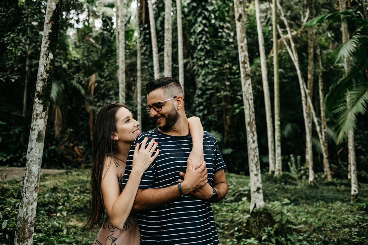Ensaio de Casal - Pré wedding no Jardim Botânico em São Paulo, durante o dia, no final de tarde - Alva fotografia - Anderson Barboza - Taubaté/SP