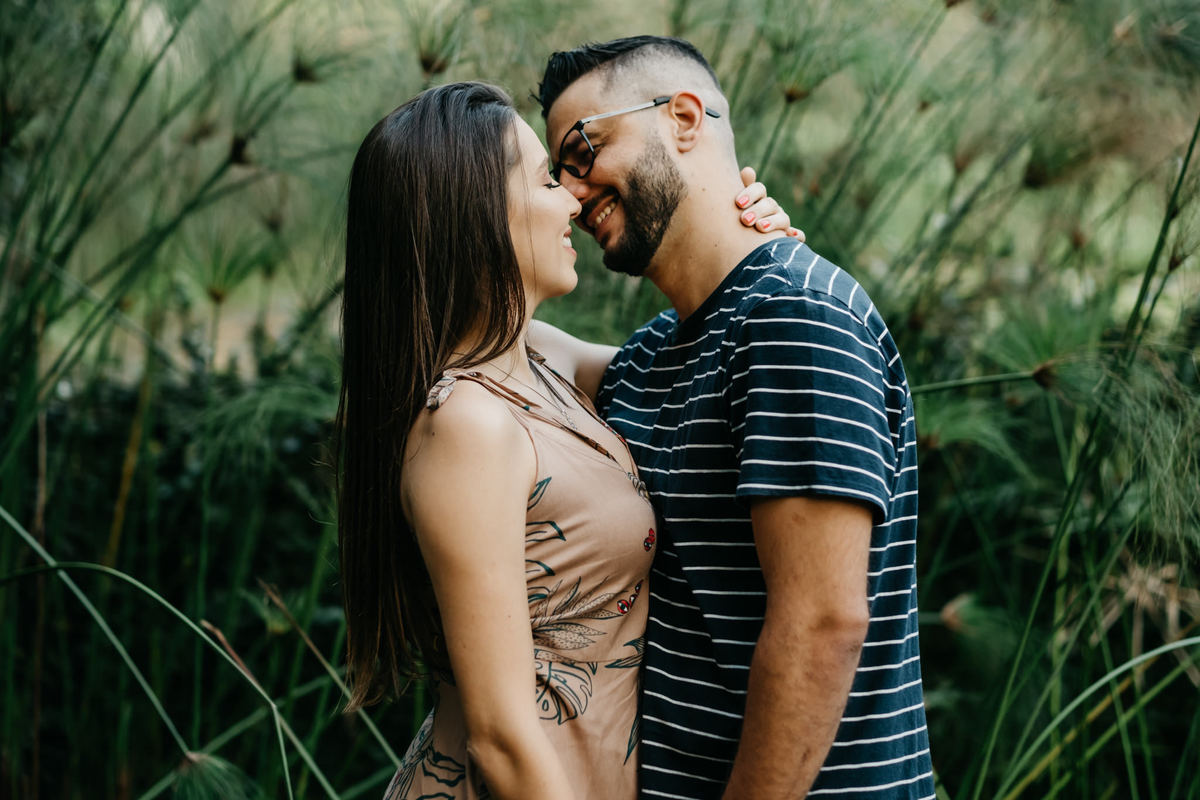 Ensaio de Casal - Pré wedding no Jardim Botânico em São Paulo, durante o dia, no final de tarde - Alva fotografia - Anderson Barboza - Taubaté/SP