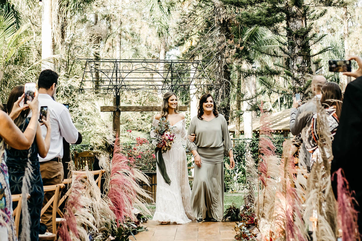 Casamento no campo fim de tarde- espaço verde vale - decoracão harumi - Alva Fotografia de casamento - Taubaté-SP 