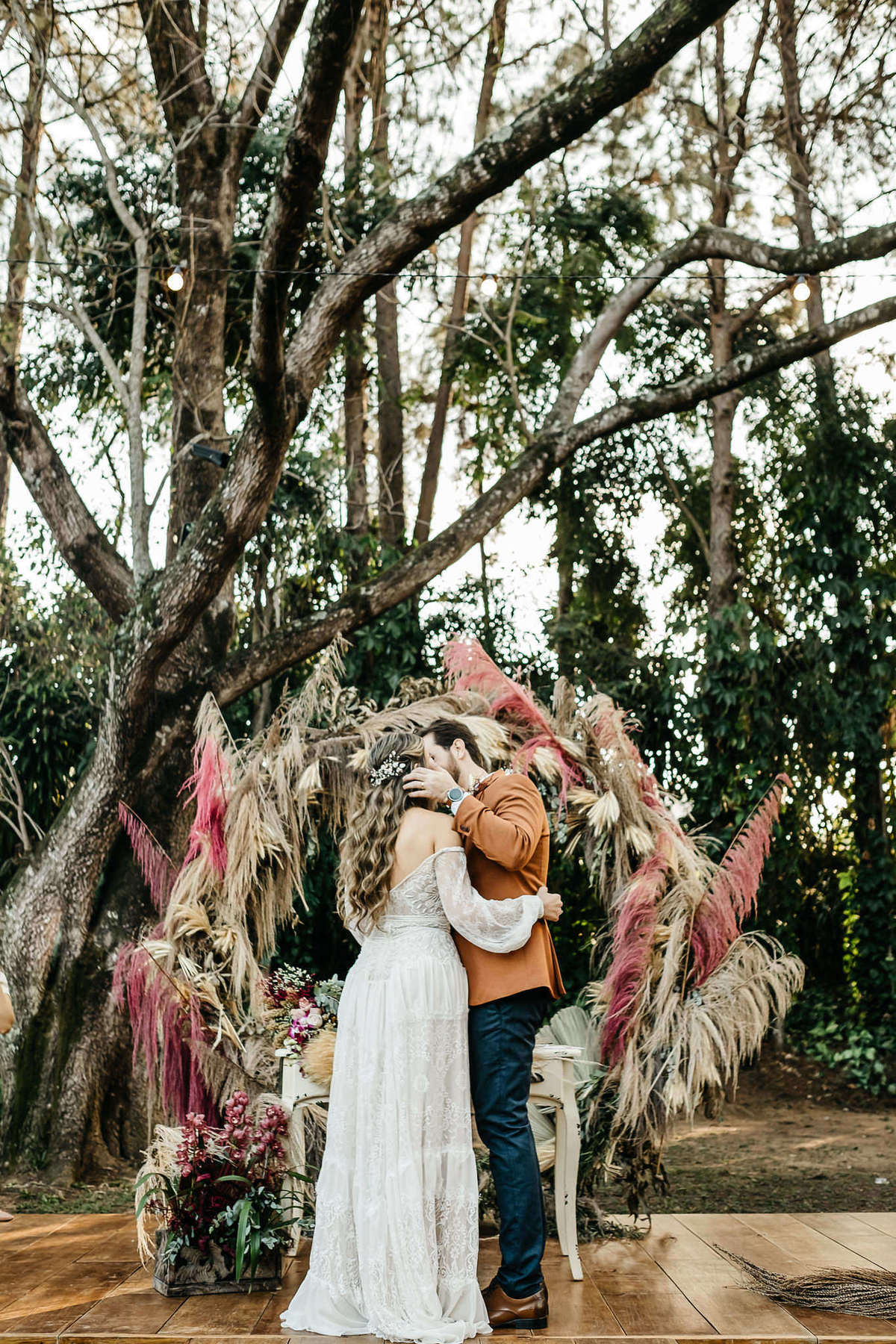 Casamento no campo fim de tarde- espaço verde vale - decoracão harumi - Alva Fotografia de casamento - Taubaté-SP 