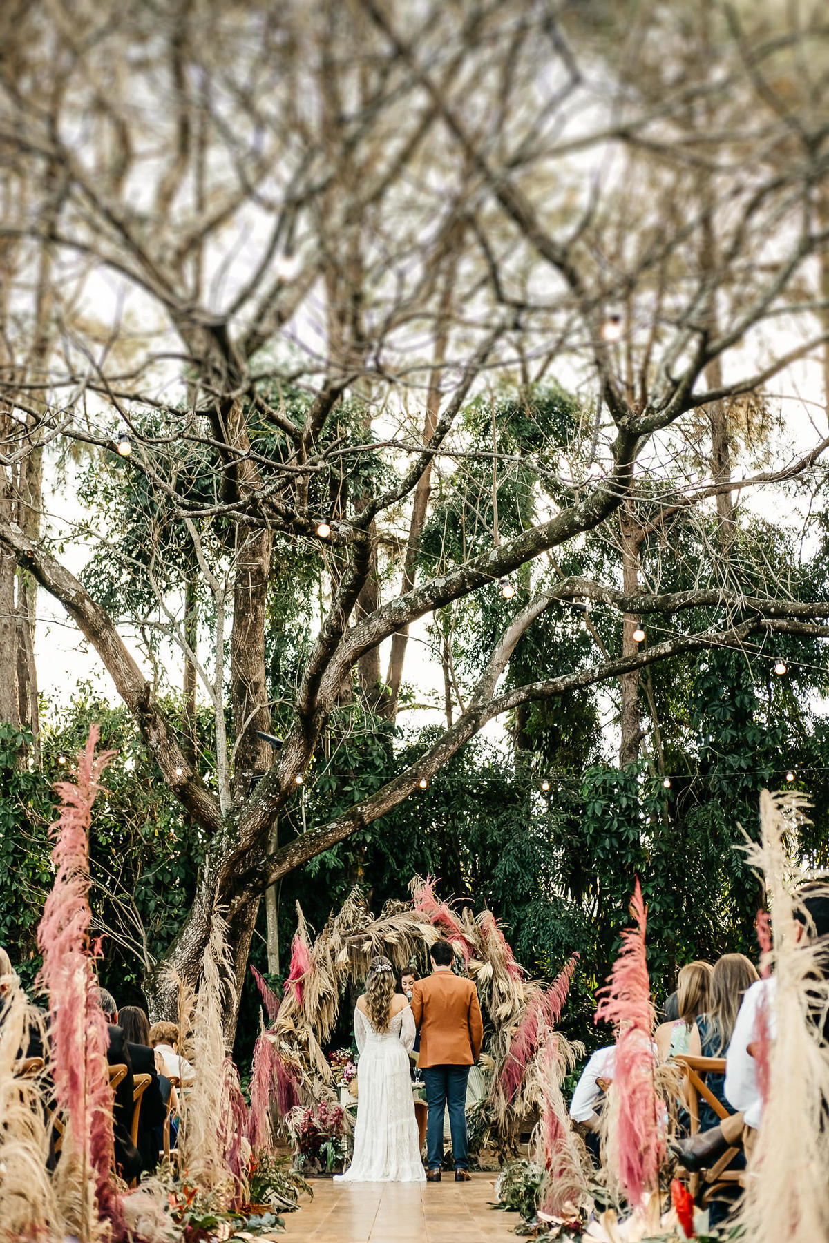 Casamento no campo fim de tarde- espaço verde vale - decoracão harumi - Alva Fotografia de casamento - Taubaté-SP 