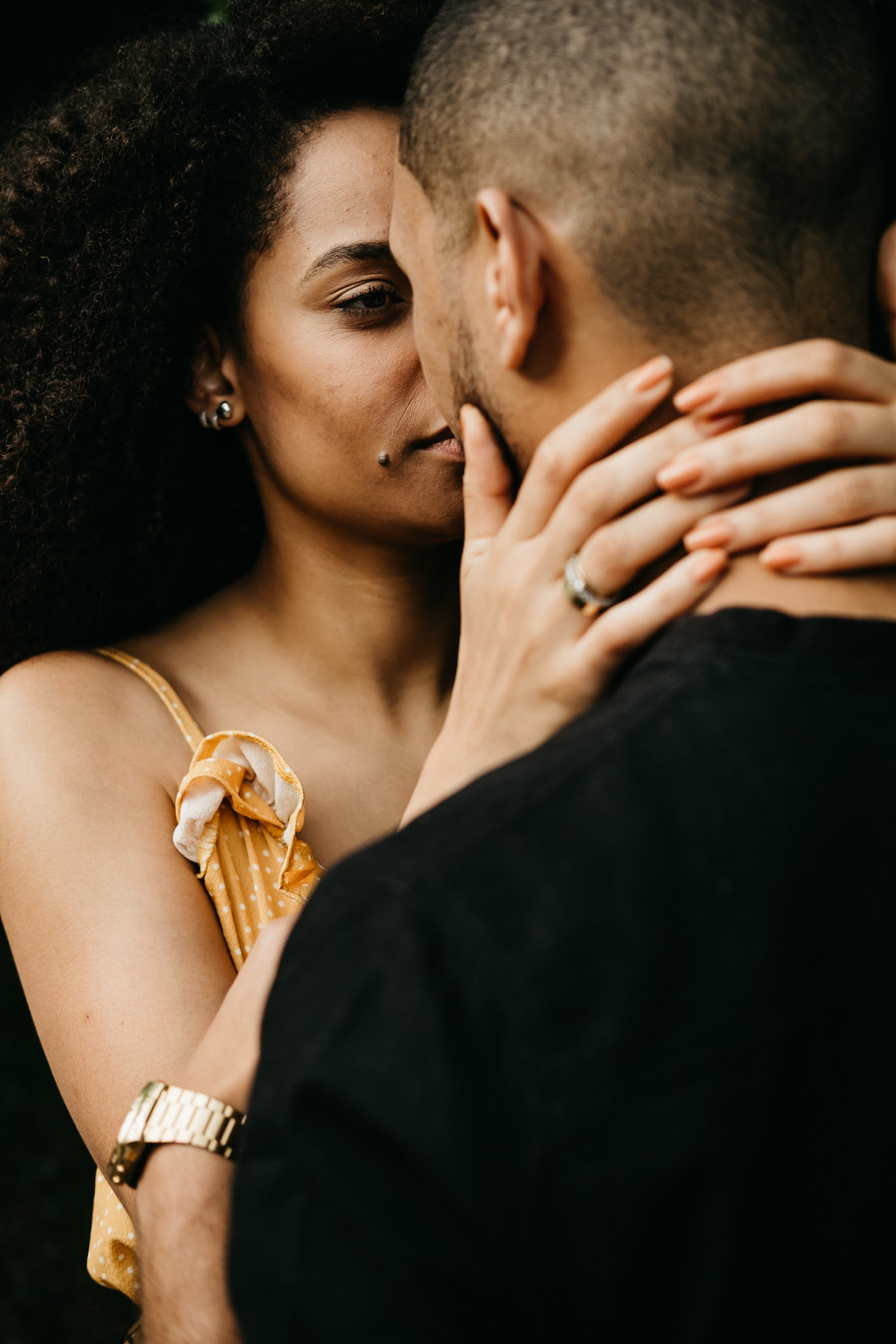 Ensaio de casal lifestyle, ensaio pré wedding, no campo, na natureza, fim de tarde, por do sol em Santo Antonio do Pinhal-SP próximo a Campos do Jordão na Serra da Mantiqueira - Alva Fotografia - Taubaté-SP