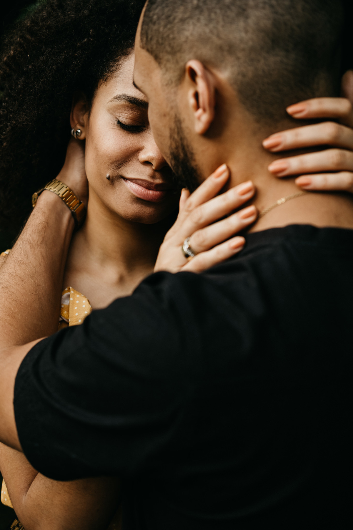Ensaio de casal lifestyle, ensaio pré wedding, no campo, na natureza, fim de tarde, por do sol em Santo Antonio do Pinhal-SP próximo a Campos do Jordão na Serra da Mantiqueira - Alva Fotografia - Taubaté-SP