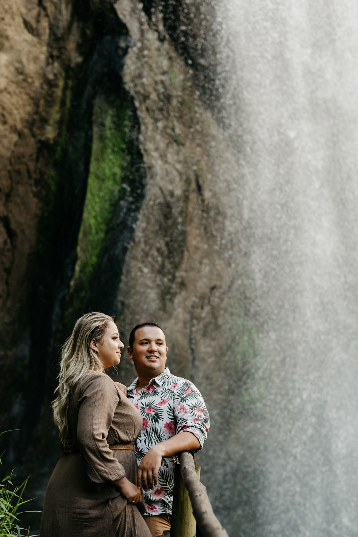 Ensaio de casal, pré wedding na cachoeira Lagoinha-SP