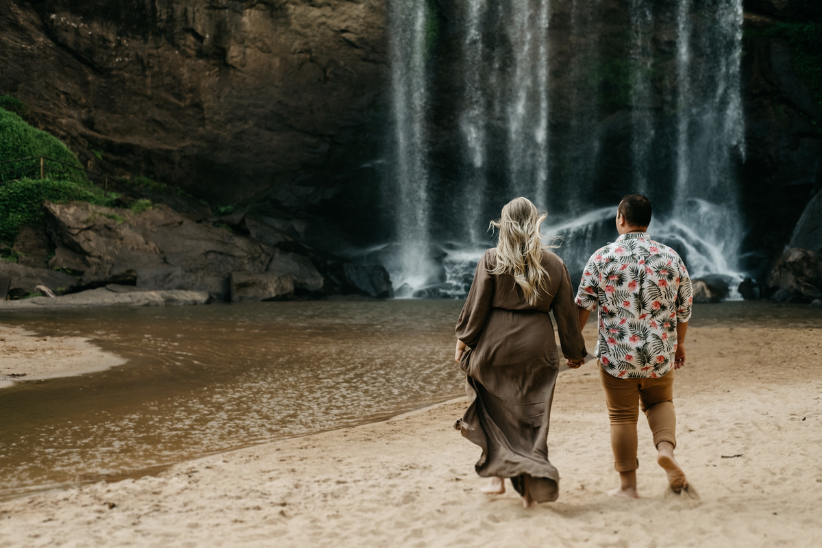Ensaio de casal, pré wedding na cachoeira Lagoinha-SP