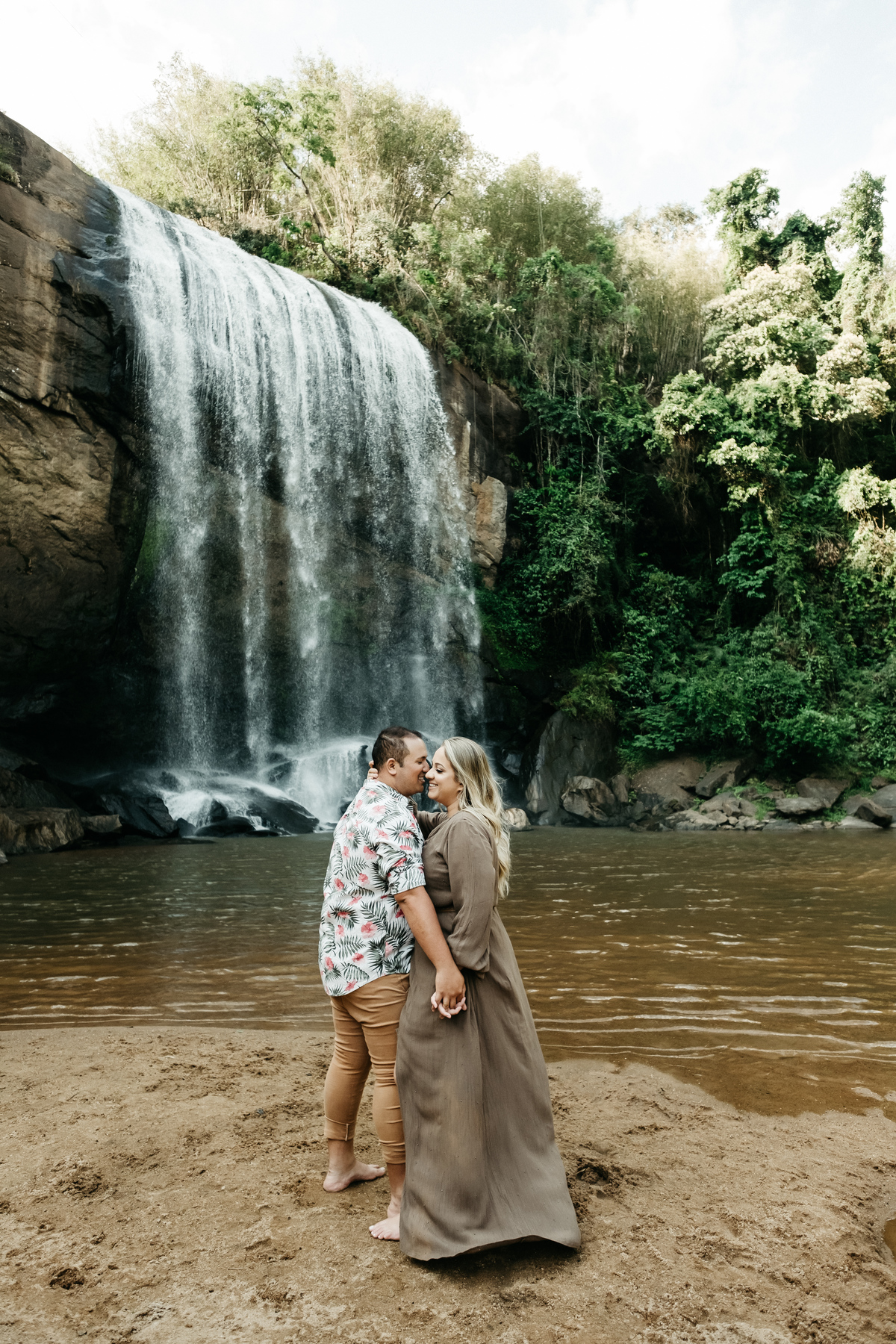 Ensaio de casal, pré wedding na cachoeira Lagoinha-SP