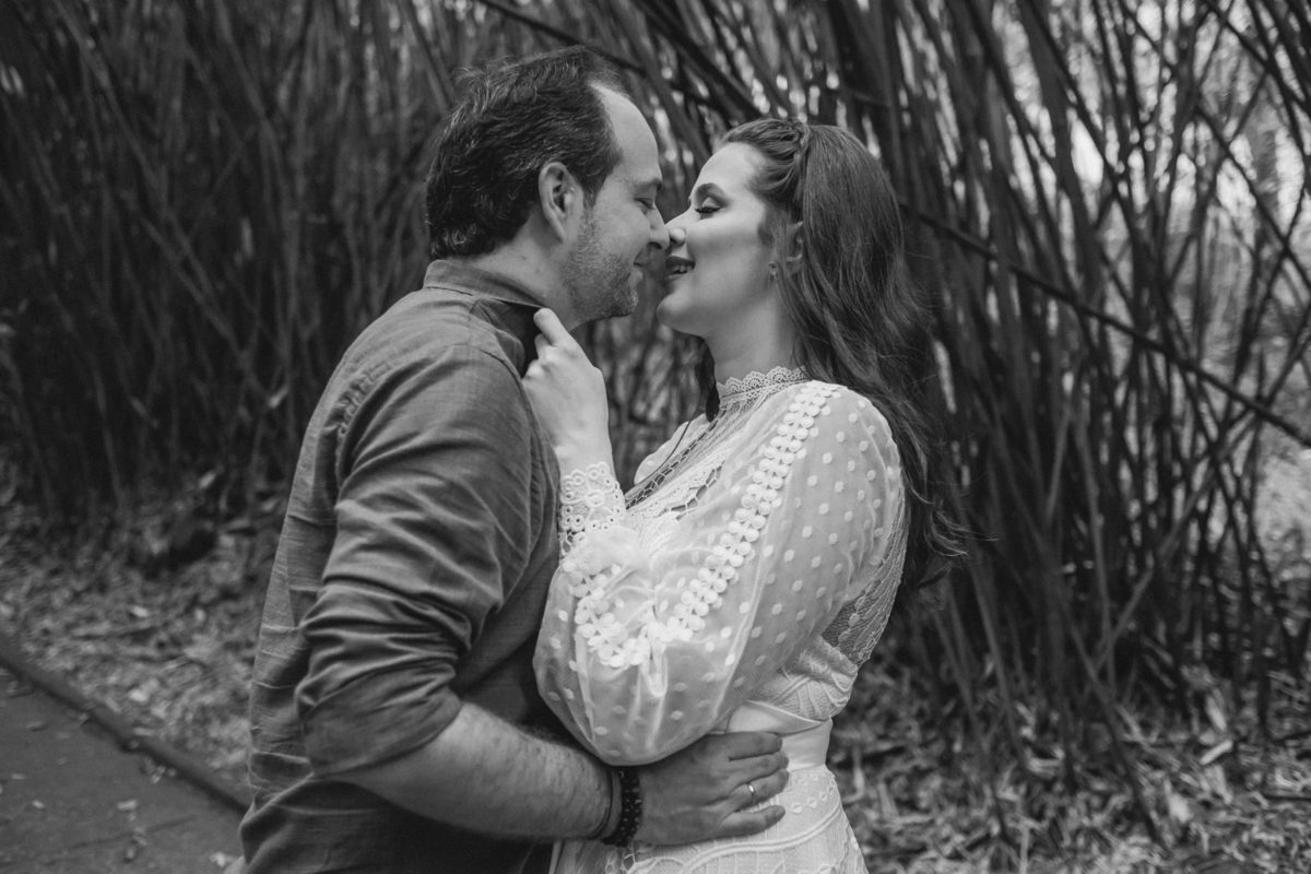 Ensaio de Casal no parque Jardim Botânico em São Paulo