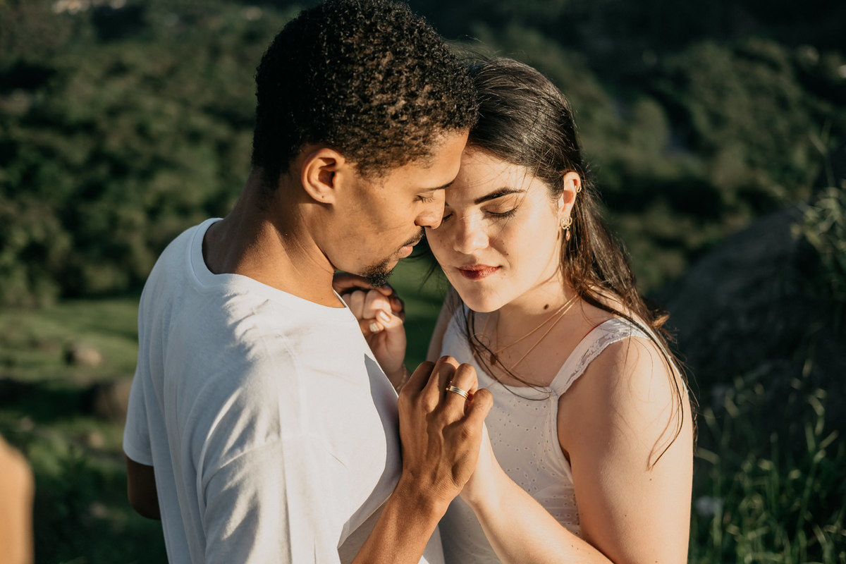 Ensaio de Casal no pico olho d'agua em Mairiporã, nascer dos sol, fotos de casal - Ensaio pré wedding- Casamentos - Alava fotografia - taubaté/SP