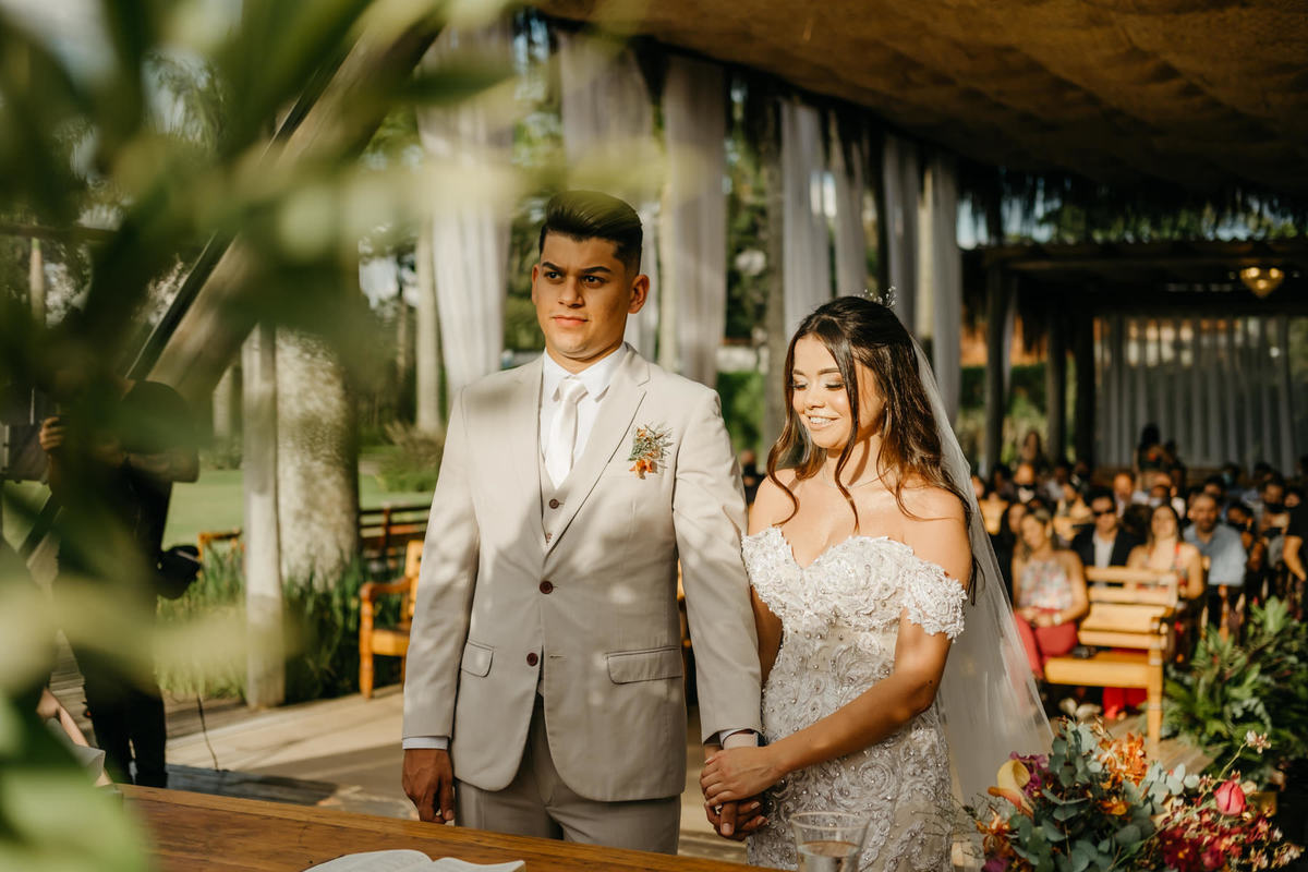 pandemia-covid19-home-wedding-mascara-miniwedding-micro-elopement-casamento-alva-fotografia-dia-por-do-sol-quinta-cantareira-mairipora-sp-mogi-das-cruzes-campo-ensaio-final-de-tarde-fim-boho-decoração-são-paulo-capital-taubaté-ar-livre-