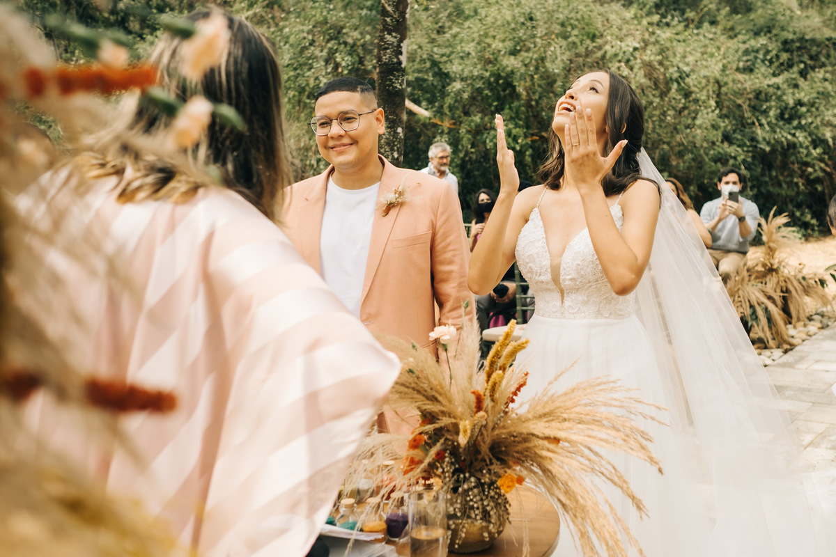 decoração de casamento boho bohemian Village Itu sp - ar livre - por do sol - Ava fotografia -  terno rosa - salmão - salmon 