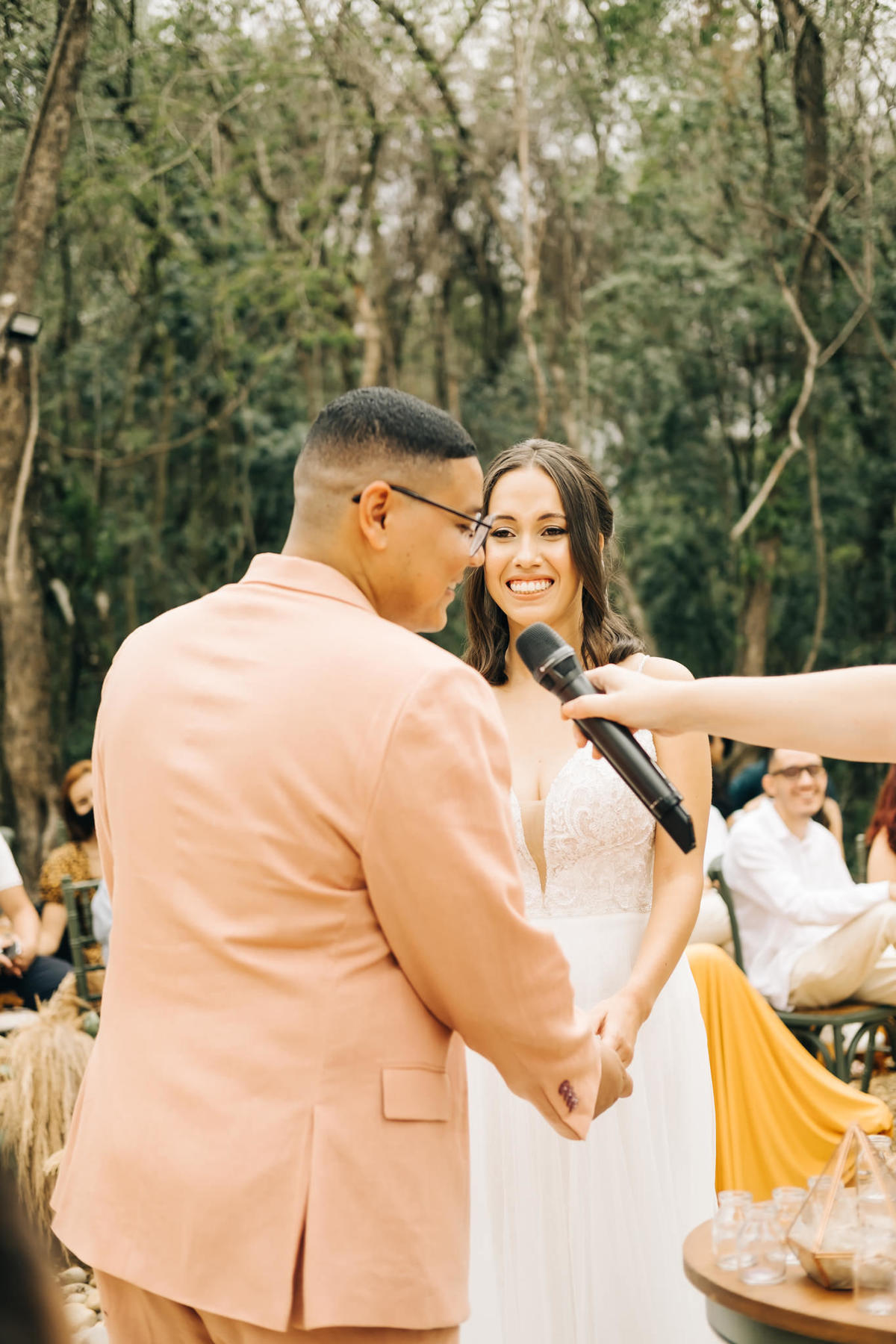 decoração de casamento boho bohemian Village Itu sp - ar livre - por do sol - Ava fotografia -  terno rosa - salmão - salmon