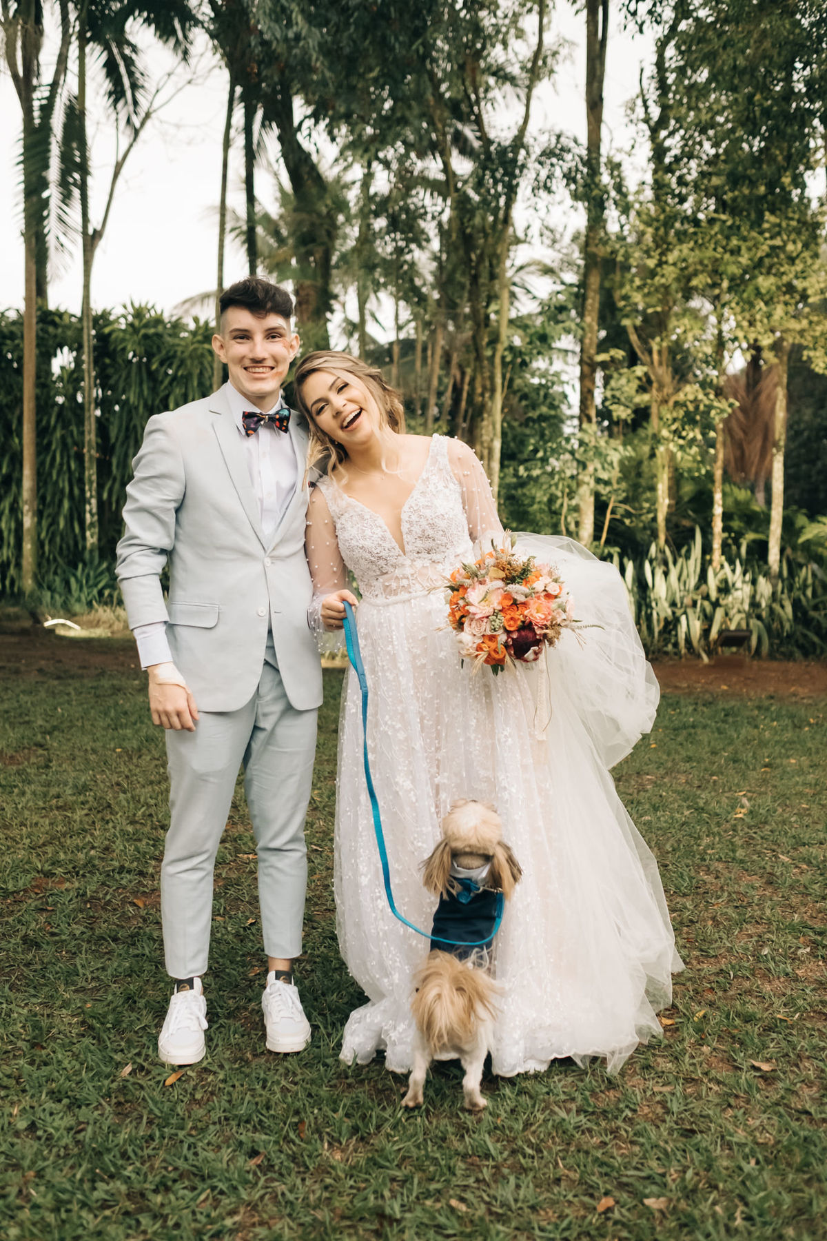 casamento diurno de dia gramado taubate sao Paulo casa giardino Mogi das Cruzes  espaço verde vale alva fotografia vestido fluído por do sol Maison decorações boho ensaio de casal casamento emocionante troca de votos 