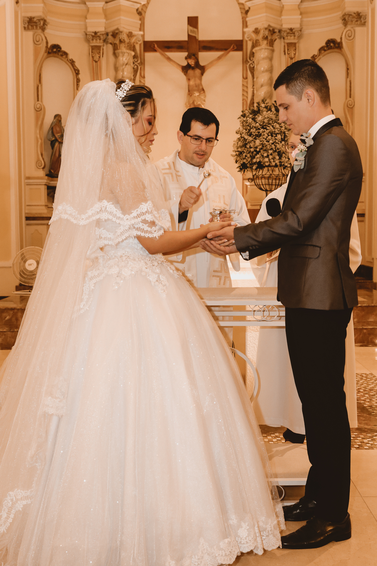 Fotografo de casamento-noivas limeira-noivas-noivos-aliança-fotos de casamentos