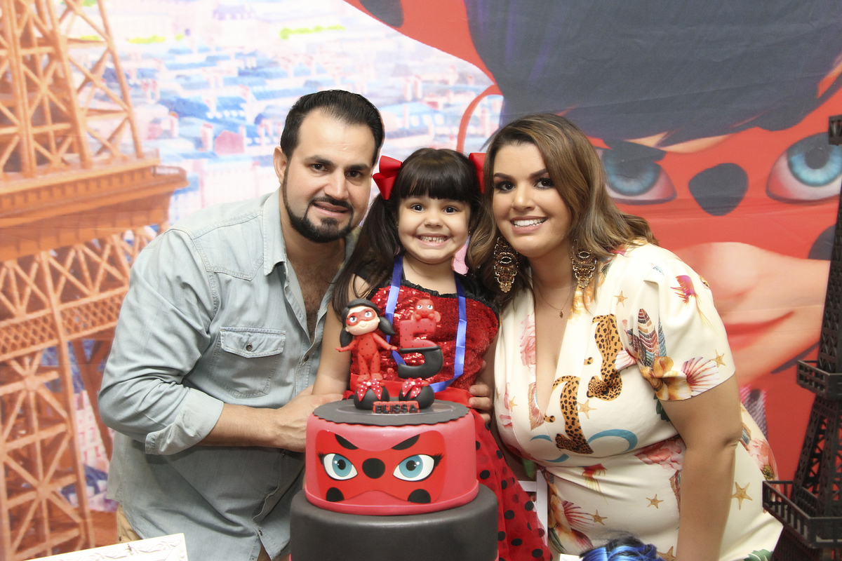 Elissa com papai e mamãe