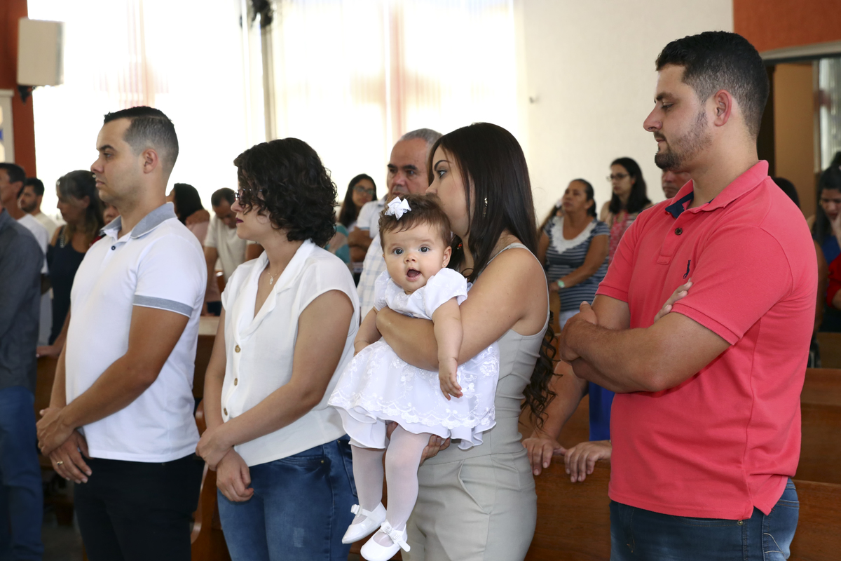 olhando para o fotografo