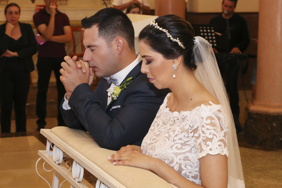 #casamentos#fotografodecasamento#noivos#ensaiodecasais#prewedding#fotografodecasamento#fotosparacasamento#fotografia#albumdecasamento#ensaiopredubatentes#fotografoemlimeira#festadecasamento##miniwedding#aliança#debutantes#festa15anos#ensaiodebutantes#film