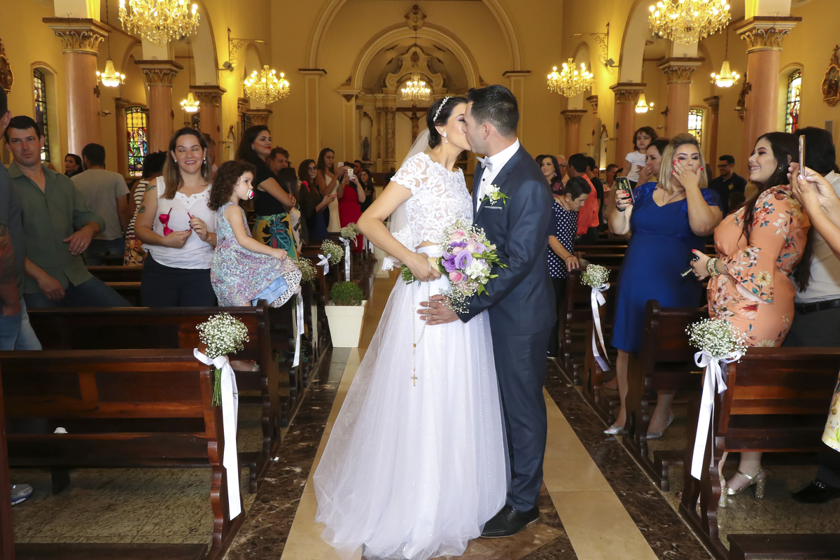 #casamentos#fotografodecasamento#noivos#ensaiodecasais#prewedding#fotografodecasamento#fotosparacasamento#fotografia#albumdecasamento#ensaiopredubatentes#fotografoemlimeira#festadecasamento##miniwedding#aliança#debutantes#festa15anos#ensaiodebutantes#film