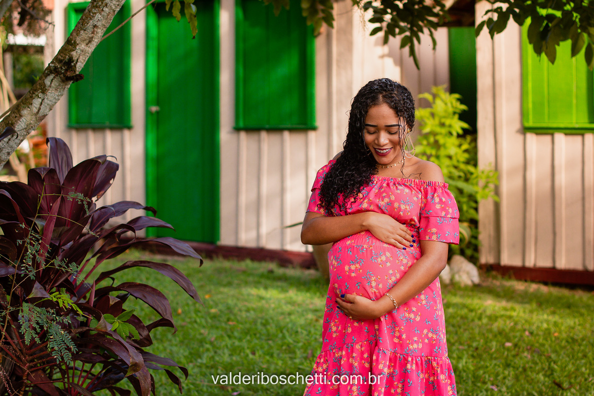 Carinho e amor demonstrado pela mamão no ensaio fotográfico