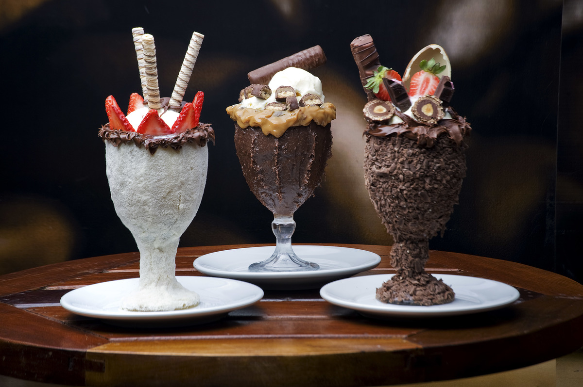 Frutas com sorvete