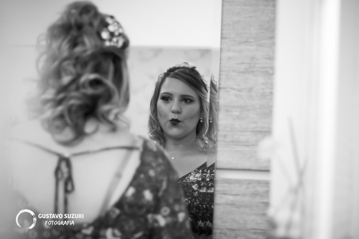 noiva cabelo arrumando dia da noiva preto e branco beijinho