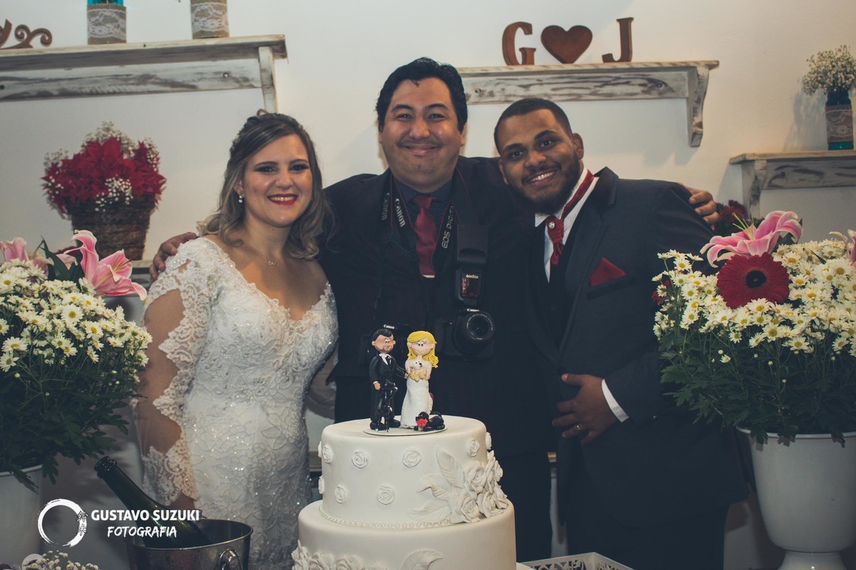 Fotógrafo mais lindo do mundo com os noivos mais lindos do mundo, só perdem pra vocês!