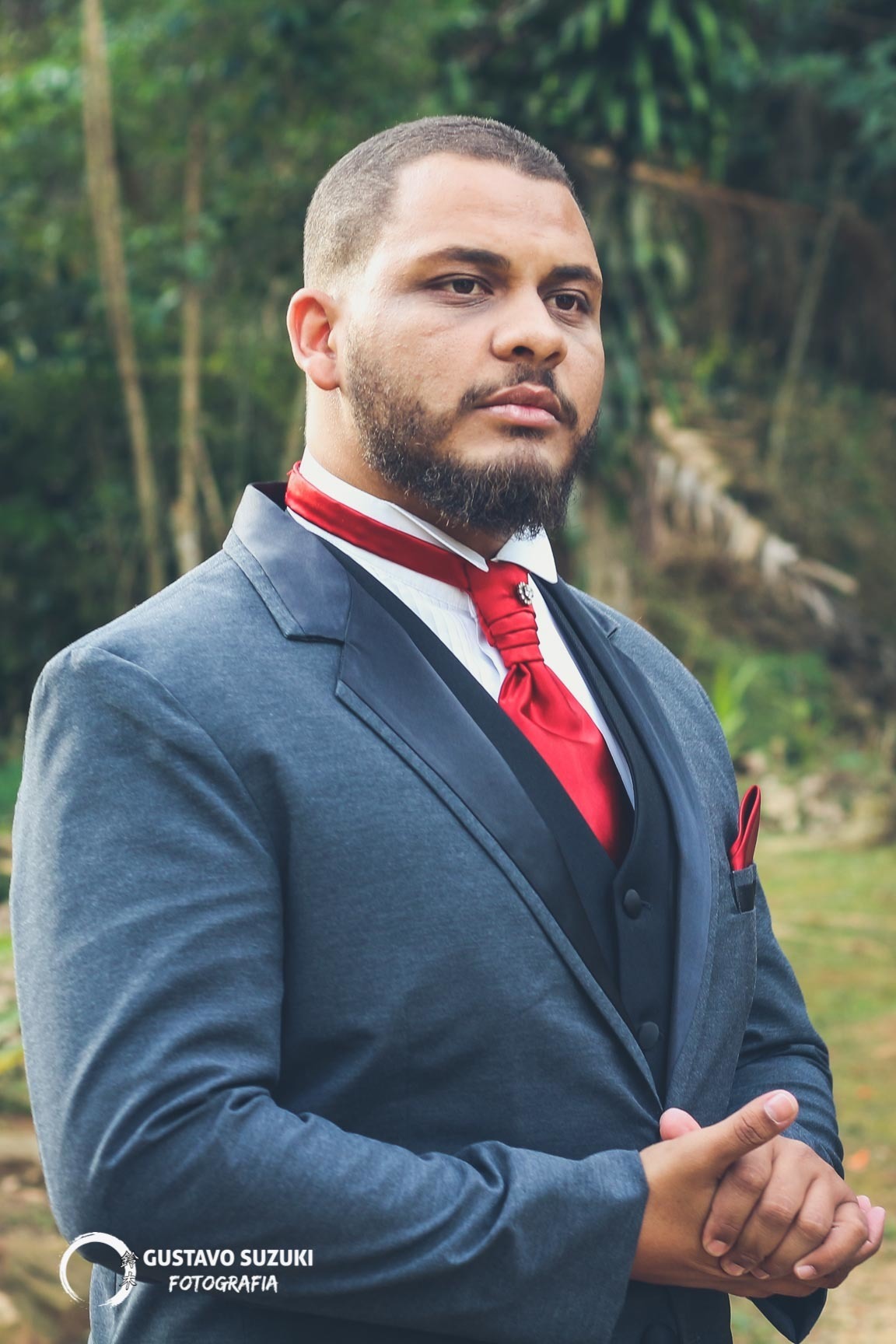 noivo gravata vermelha terno preto chique lindo fofo um amor