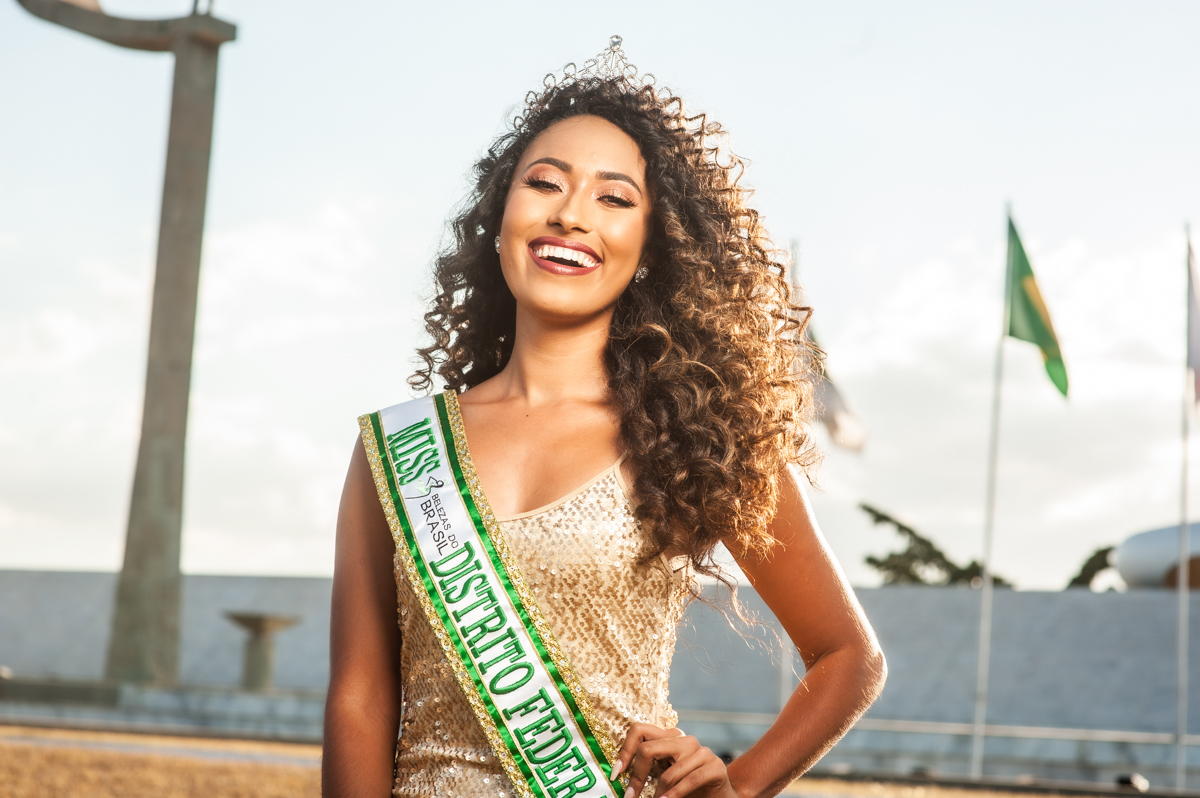 miss- modelo - concursobelezasdobrasil- brasilia - menorialjk - morena - cachos - 