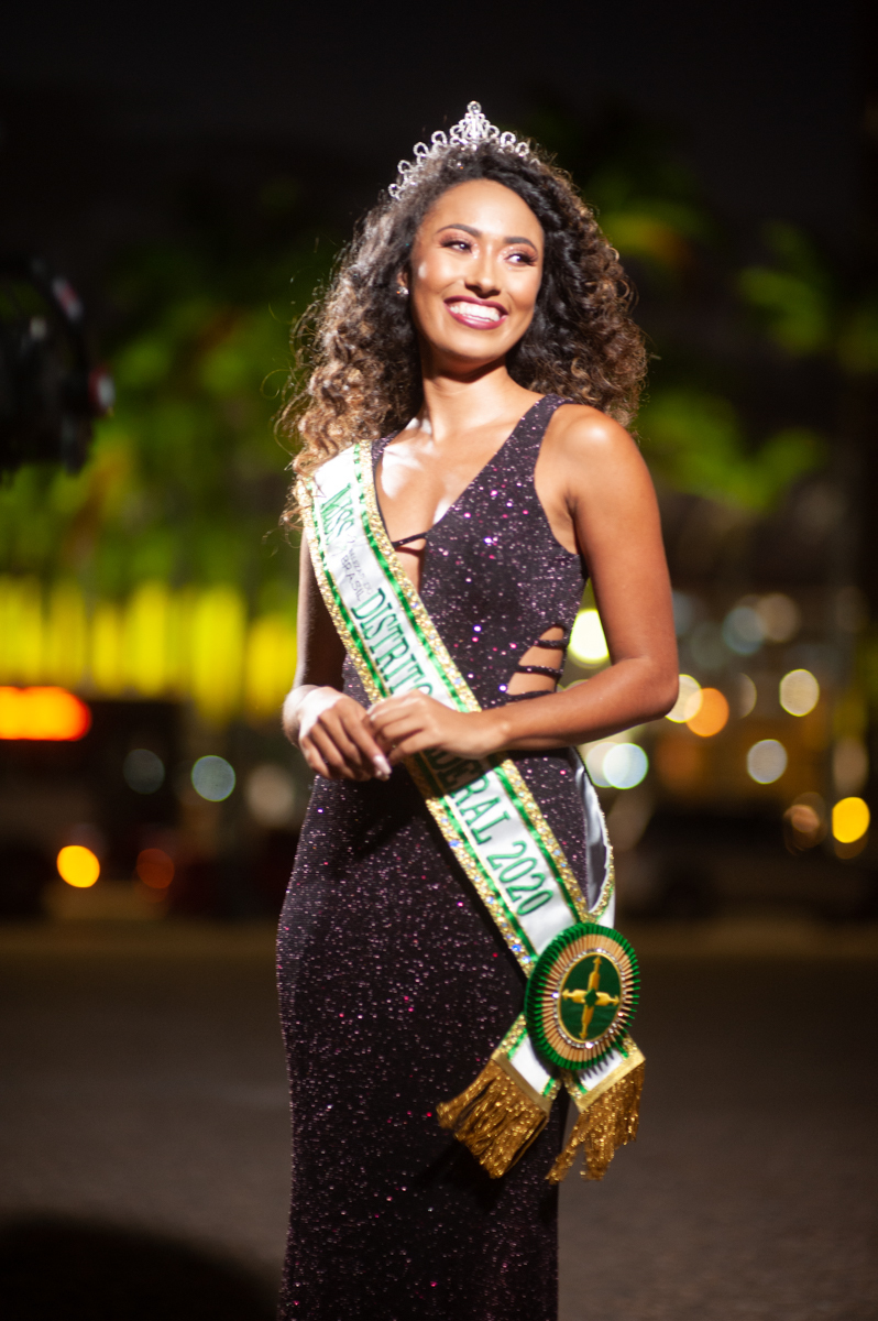 miss- modelo - concursobelezasdobrasil- brasilia - menorialjk - morena - cachos - 