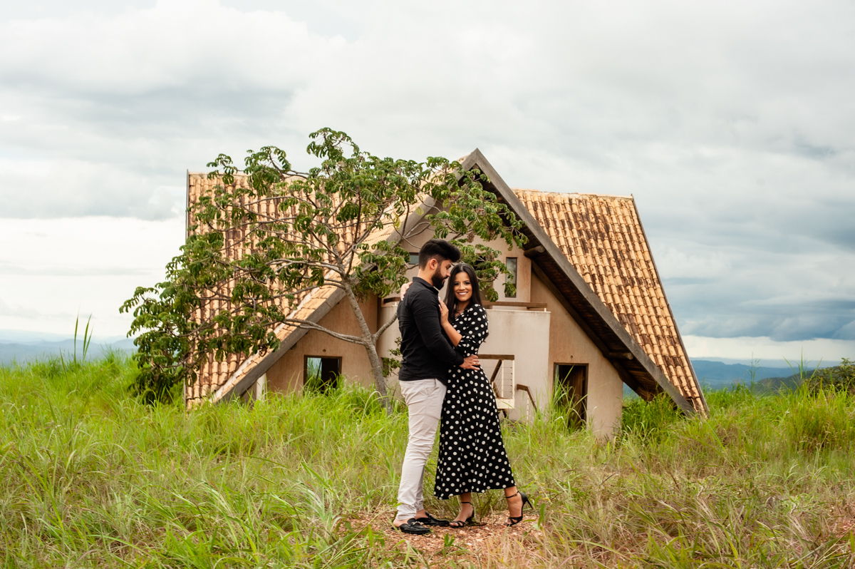 ensaio  de casal - paraiso na terra  - casal erik e jacqueline -  ensaio fotografico -  ensaio fotografico eric e jacqueline - ensaio fotografico paraiso na terra - natureza - braszalândia df   casal de preto  casa sunfo 