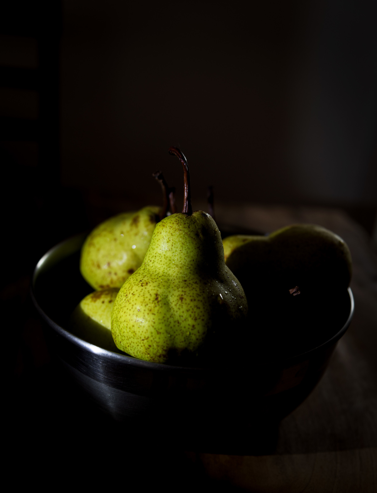 Pears Colors and Shadows dark mood Food Still life Pears Bravo Fotografia 2020