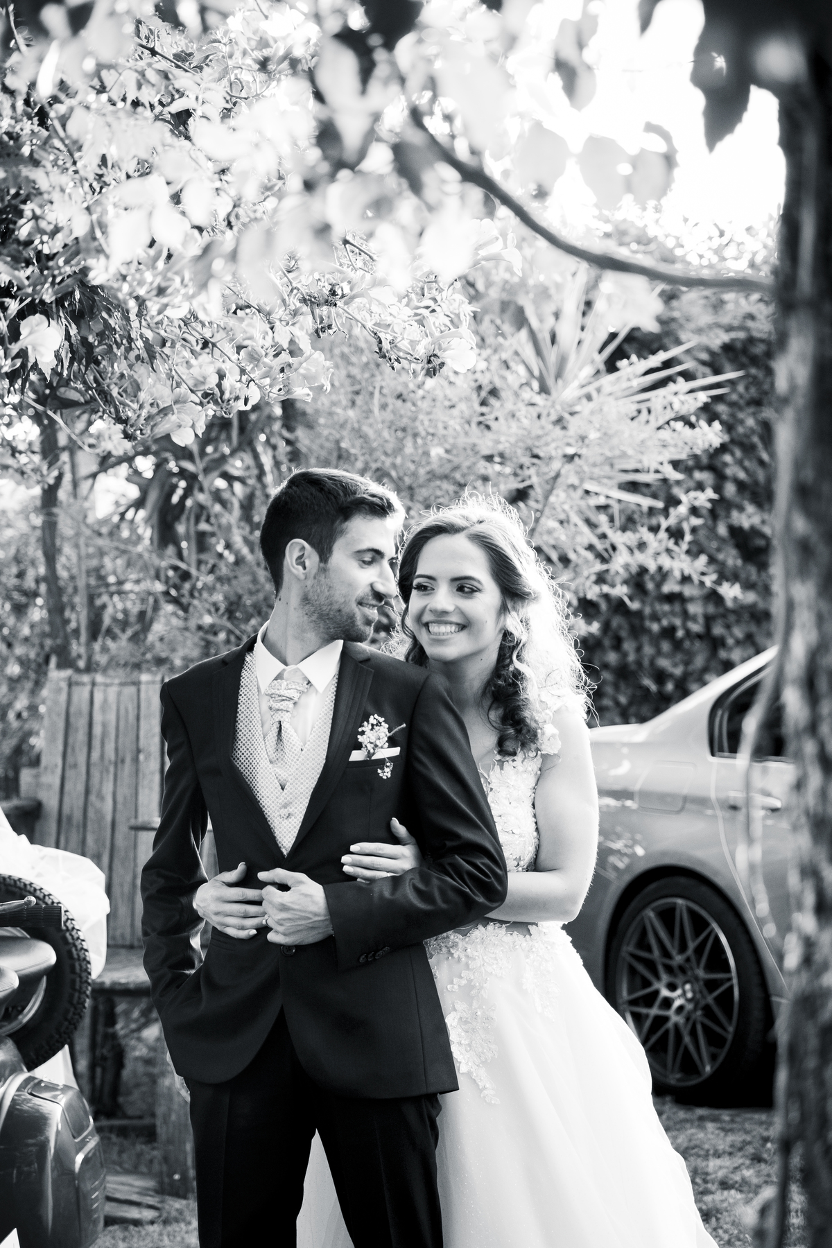 Noivos no jardim do Hotel São Pedro 