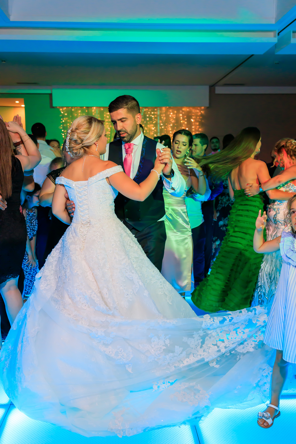 Andreia & Joel a dançar com os amigos