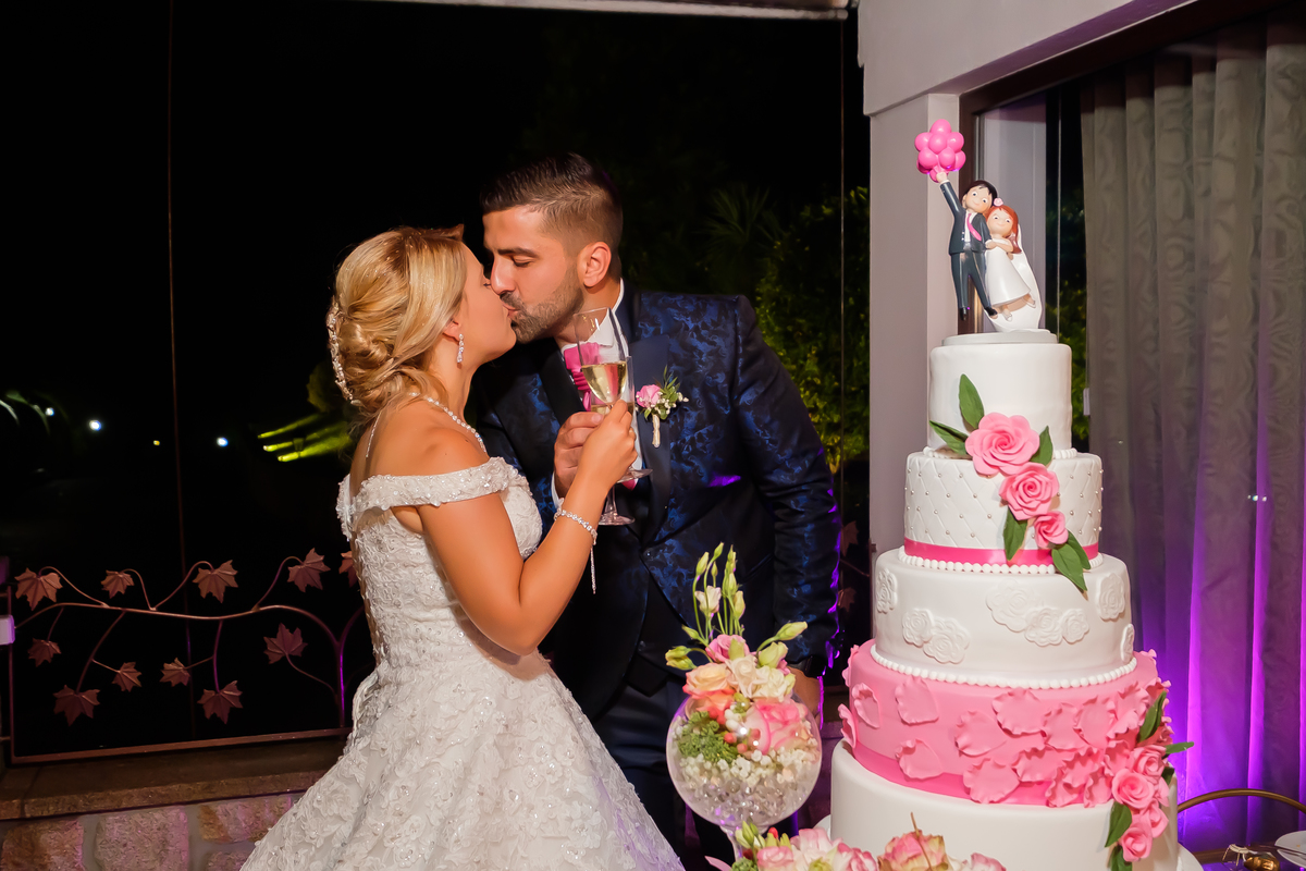 Andreia & Joel no corte de bolo