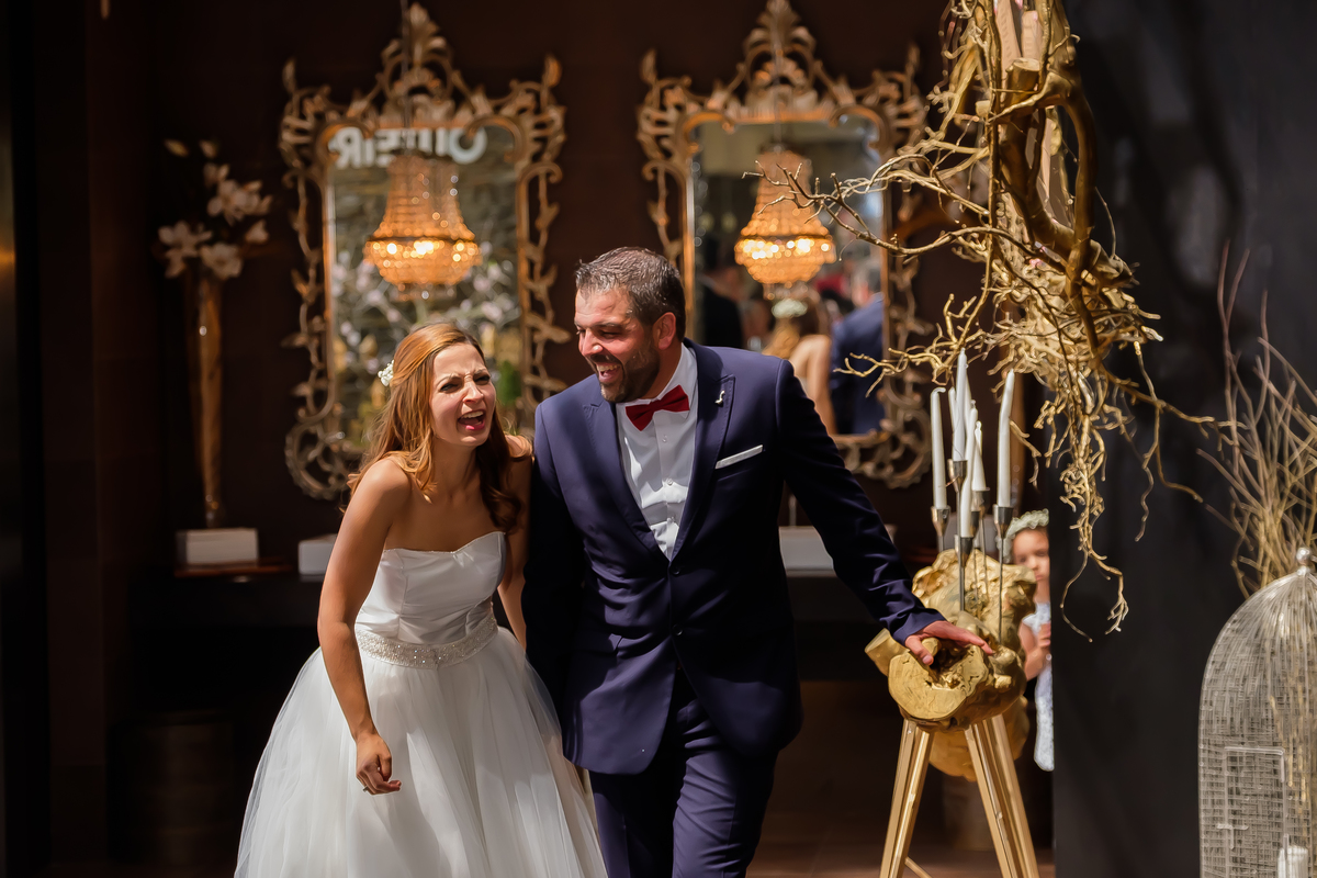 Casal prontos a entrar no salão da quinta